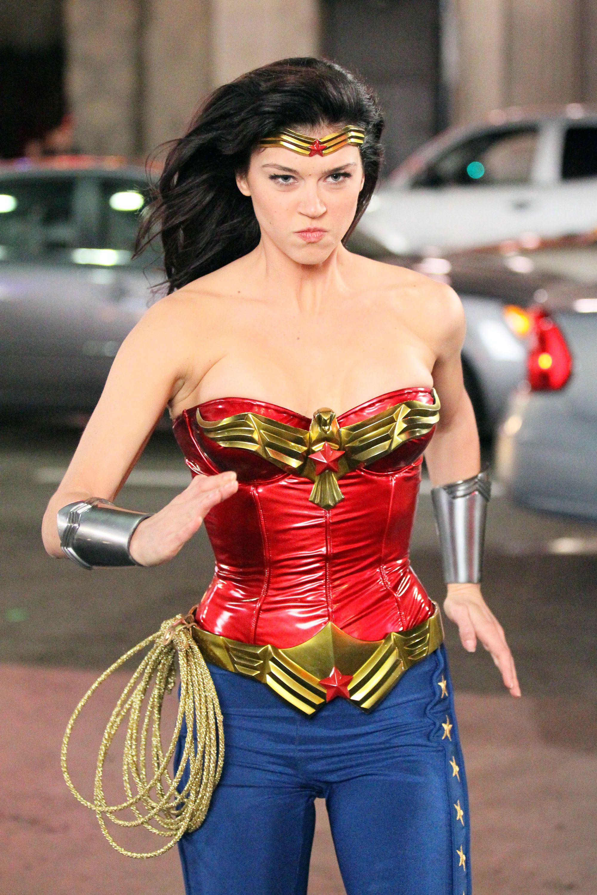 'Wonder Woman' TV Costume Gets Facelift, But Still Fails. | OMEGA-LEVEL