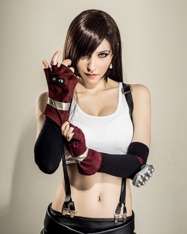 tifa_lockhart__prepare_to_get_yer_ass_whopped__by_priestess_shizuka-d77q0dp.jpg