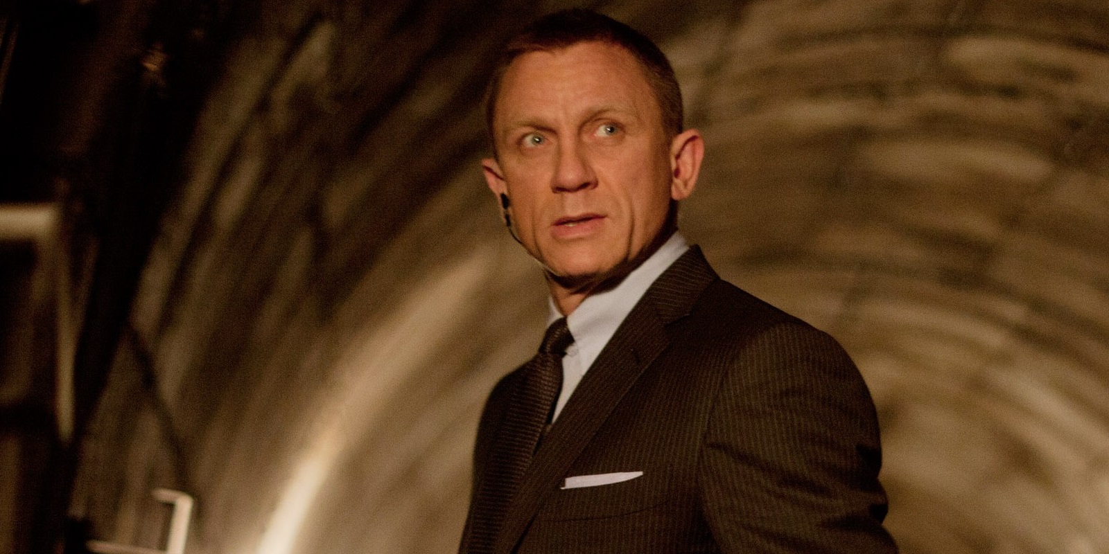 Rumor: Daniel Craig signed on for *two* more 'Bond' movies. Can be ...