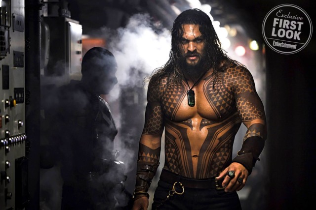 aquaman first look jason momoa beefy