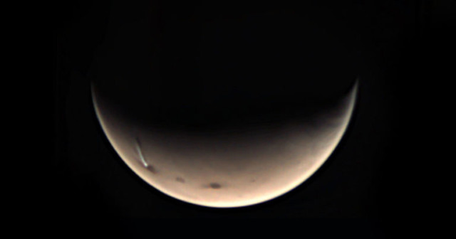 mars strange cloud reappears