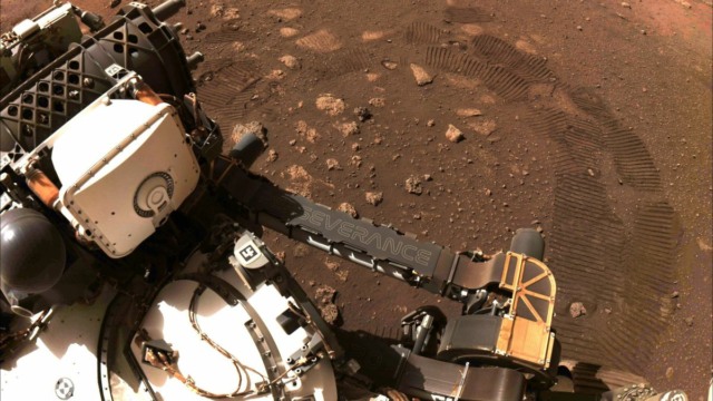 nasa mars rover creates oxygen on planet