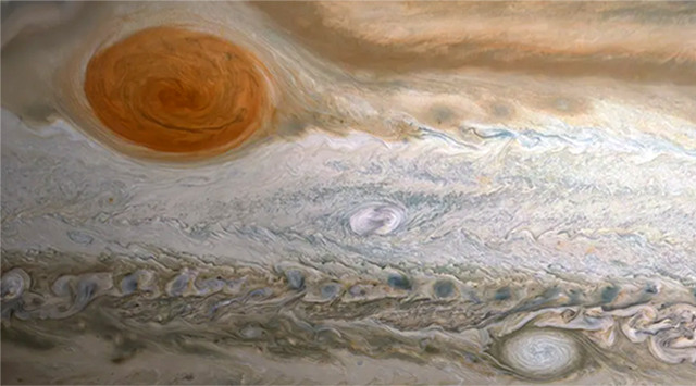 jupiter great red spot deep